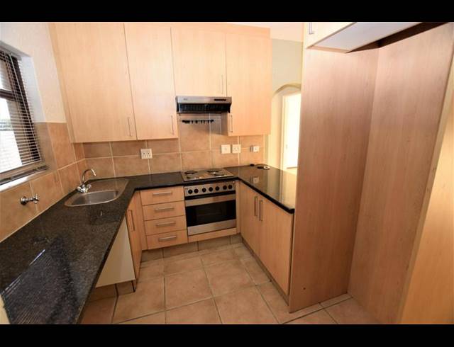 1 BEDROOM APARTMENT FOR SALE IN LONEHILL